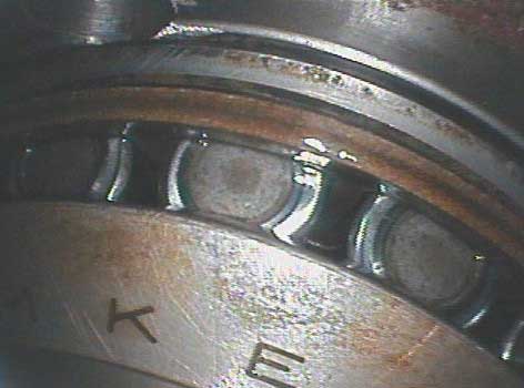 Image showing that rollers and bearings are in great condition taken with a VJ-Advance video borescope during a Roller Bearing Inspection